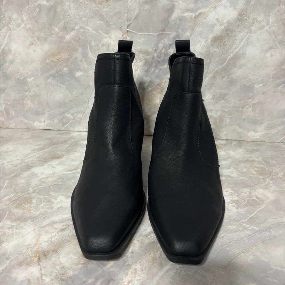 GBG Los Angeles Black Vissa Booties Women’s Size 8 NWT